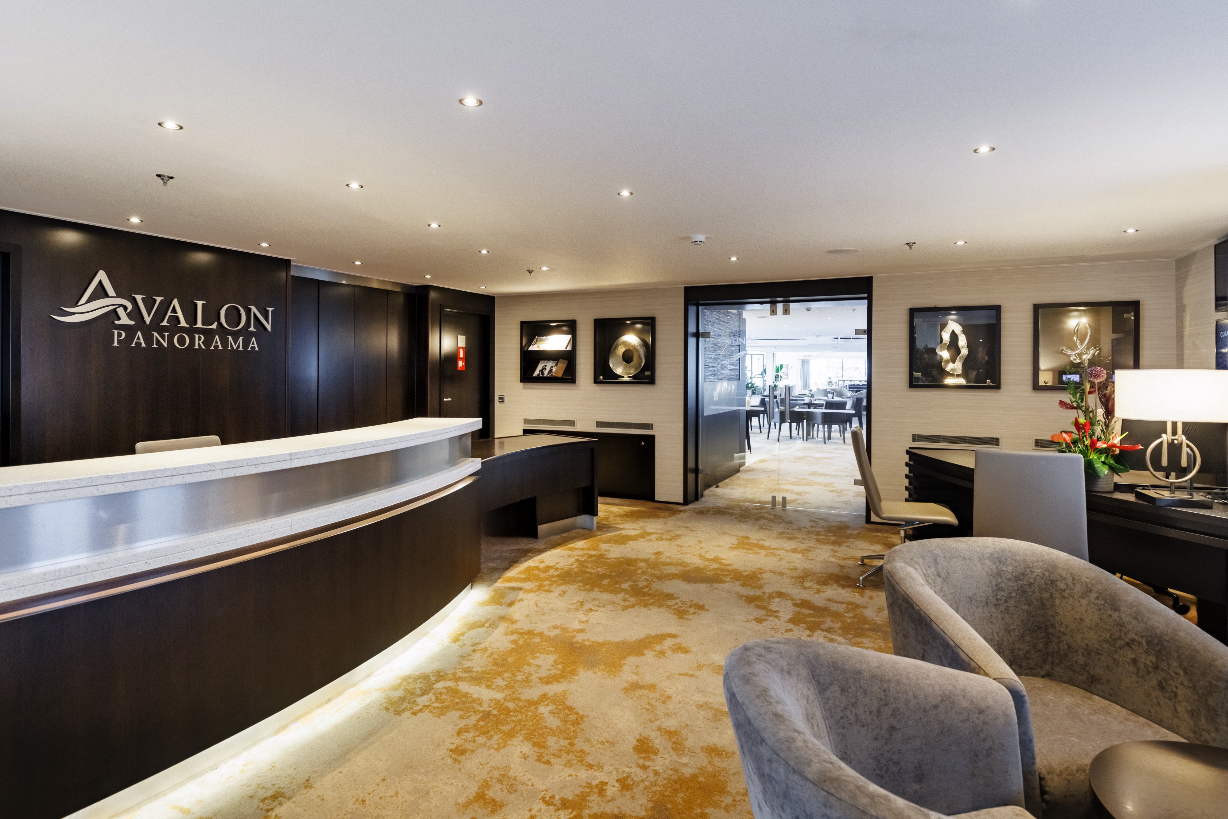 Avalon Panorama - Reception
